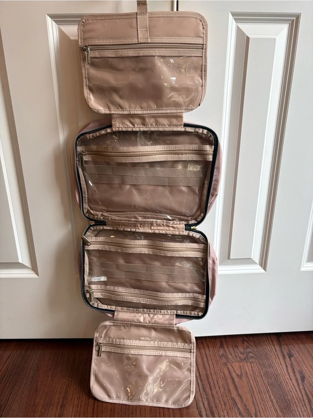 BAGSMART Hanging Travel Toiletry Bag Quilted Mauve Cosmetic Organizer NWT